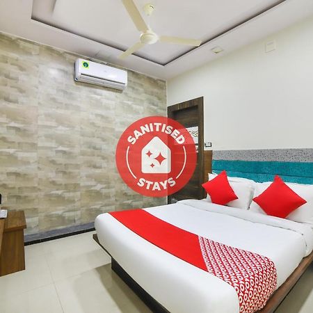 Oyo 67345 Hotel Anjani Inn Naroda Екстериор снимка