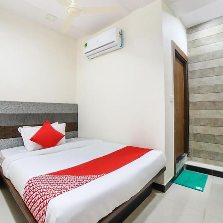Oyo 67345 Hotel Anjani Inn Naroda Екстериор снимка
