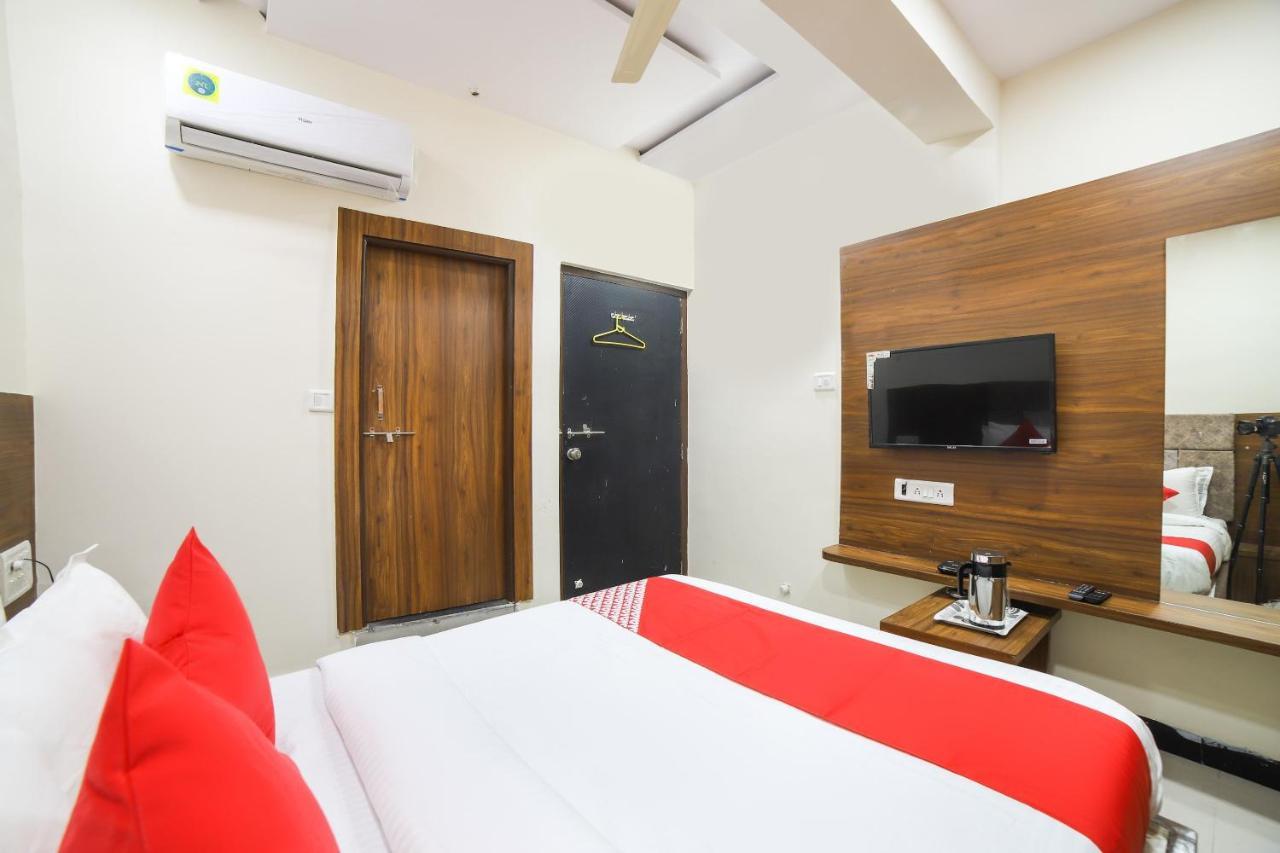 Oyo 67345 Hotel Anjani Inn Naroda Екстериор снимка