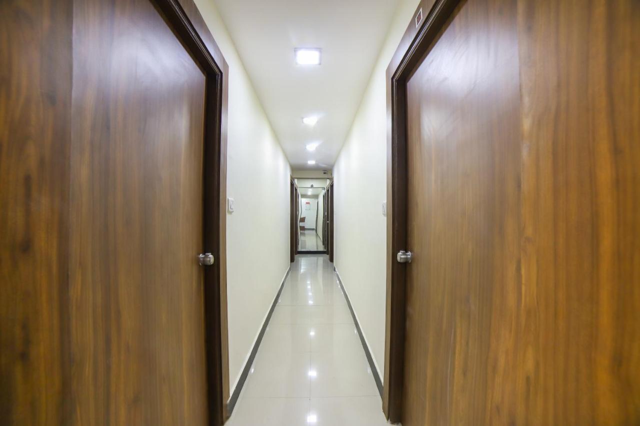 Oyo 67345 Hotel Anjani Inn Naroda Екстериор снимка